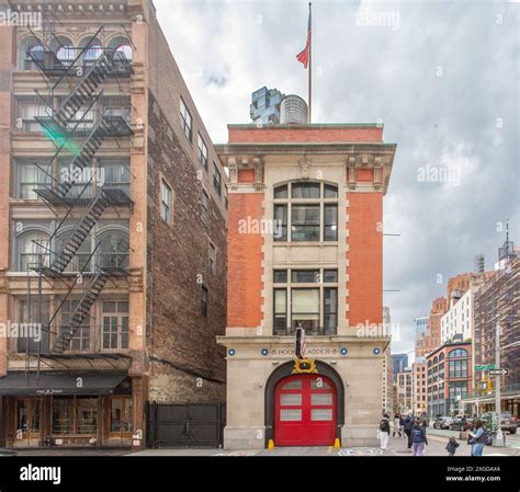 Hook ladder 8 firehouse hi-res stock photography and images - Alamy