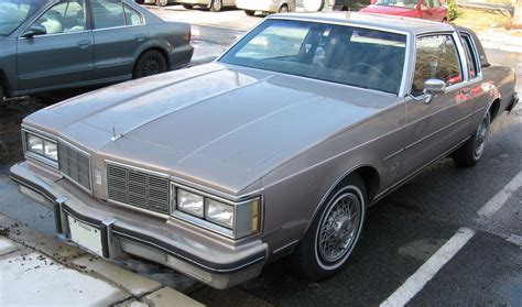 Oldsmobile Delta 88 - Information and photos - MOMENTcar