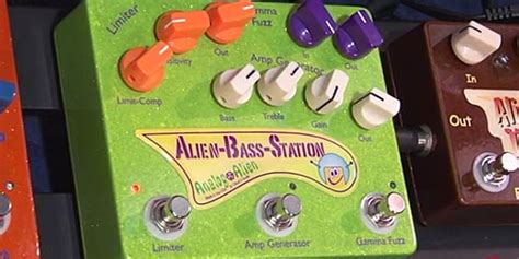 Alien Bass Station 的图像结果