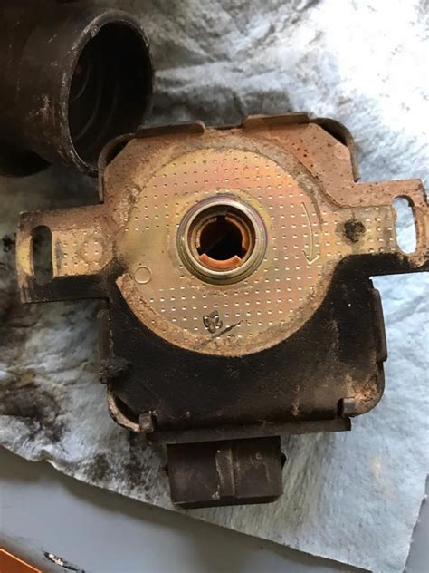 How to Remove Throttle Body It 2004 Deville 的图像结果