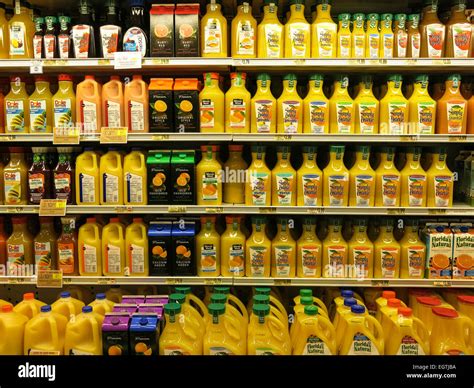 Publix Grocery Store Employee High Resolution Stock Photography and ...