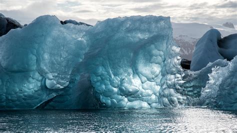 世界最大冰山消失了？风云卫星记录它的最后旅途|南极|卫星_新浪新闻