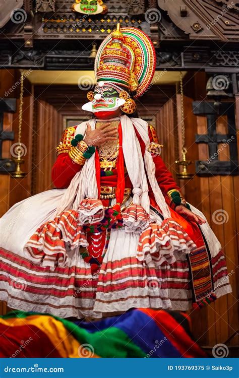 Kathakali Dance Show in Cochin, India Editorial Image - Image of kerala ...