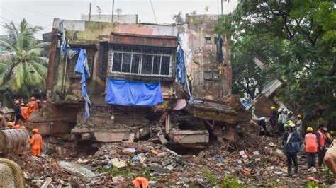 Maharashtra: Three-Storey Chawl Collapses in Bandra East, 11 Injured ...