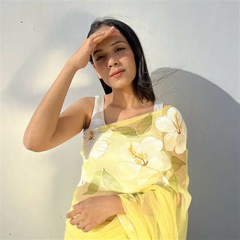 Hibiscus Chiffon Saree In Yellow Base – Local Nation