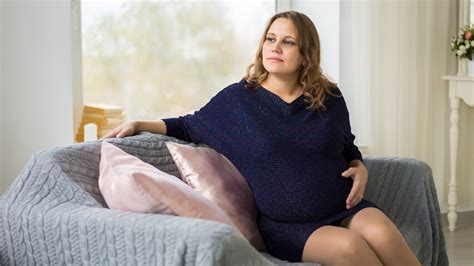 प्रेग्नेंसी में हाइपरटेंशन होने के 5 कारण | What Causes Hypertension ...