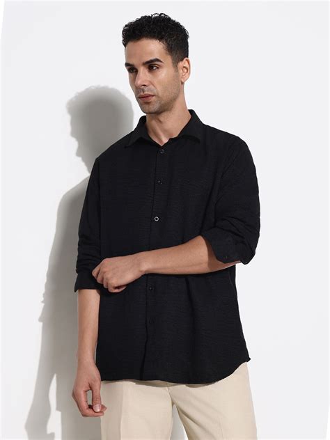 SHOWOFF Men's Black Solid Slim Fit Shirt