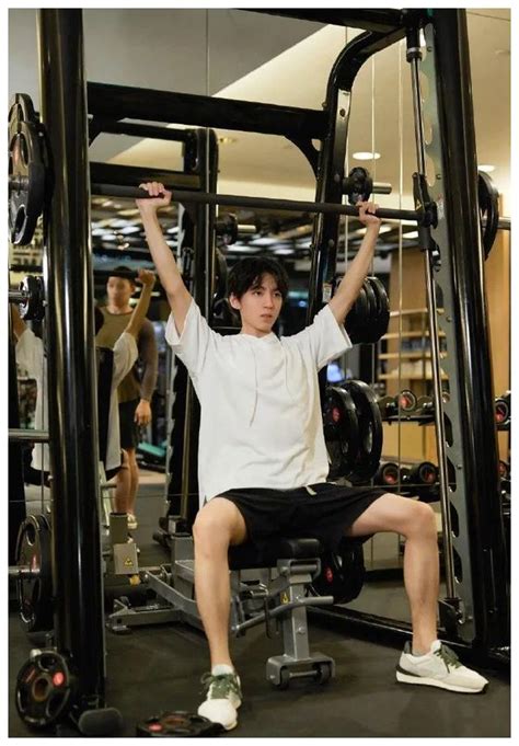 王俊凯400米53秒视频王俊凯2022已更新今日更新