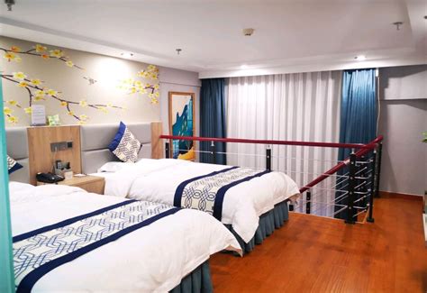 Duku Hotel(独库大酒店（独库公路博物馆店）), Karamay - 2026 Prices & Reviews | Trip.com