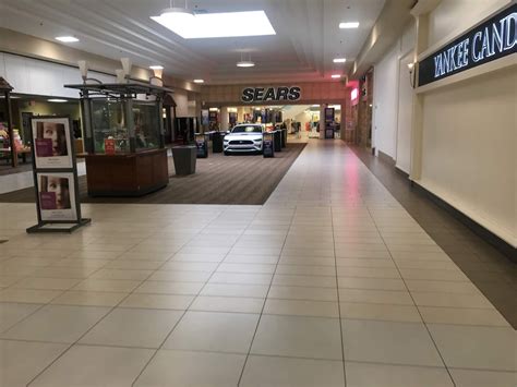 Midwest Retail: Janesville Mall, Janesville Wisconsin