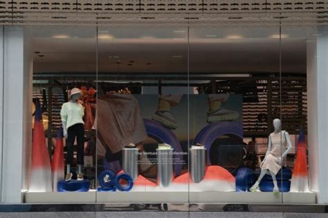 What Is Visual Merchandising? Examples and Tips (2024) - Shopify India