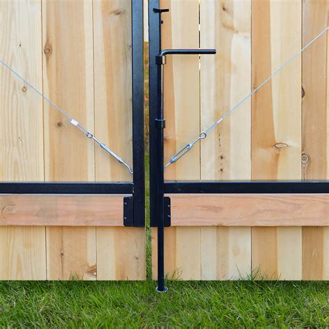 Jewett Cameron Fence | Adjust-a-Gate® | Lifetime Steel Post®