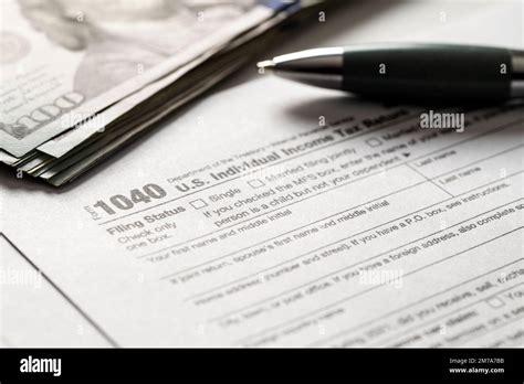 US federal income tax return form 1040 Stock Photo - Alamy