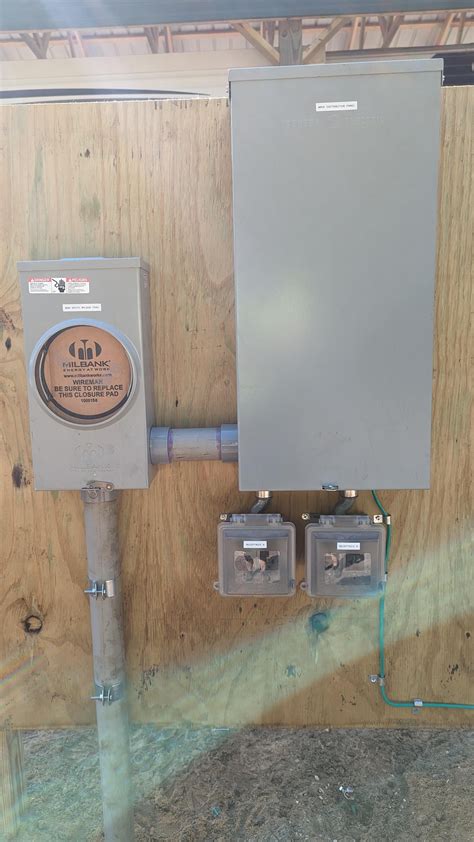 Underground Electrical Meter Bases Eaton 200 Amps Ringless