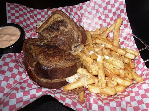 Exceptionally good - Reviews, Photos - The Point Pub and Grill, South ...