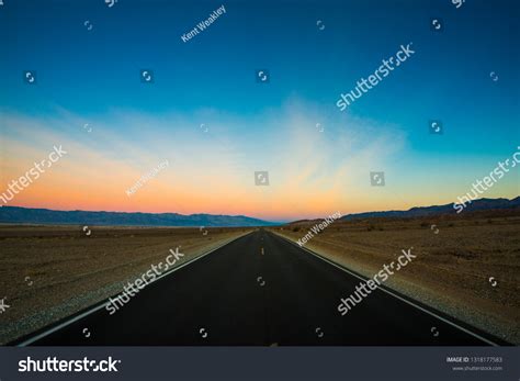 857 One Point Perspective Road Image Images, Stock Photos & Vectors ...