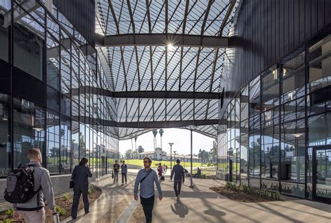 Gallery of Student Services Building / CO Architects - 19