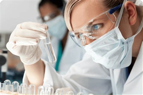Biotech Lab Scientist 的图像结果