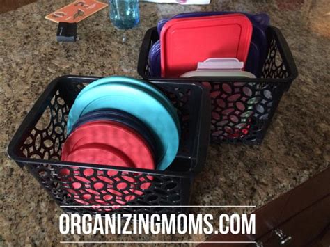 Organizing Food Storage Containers 的图像结果