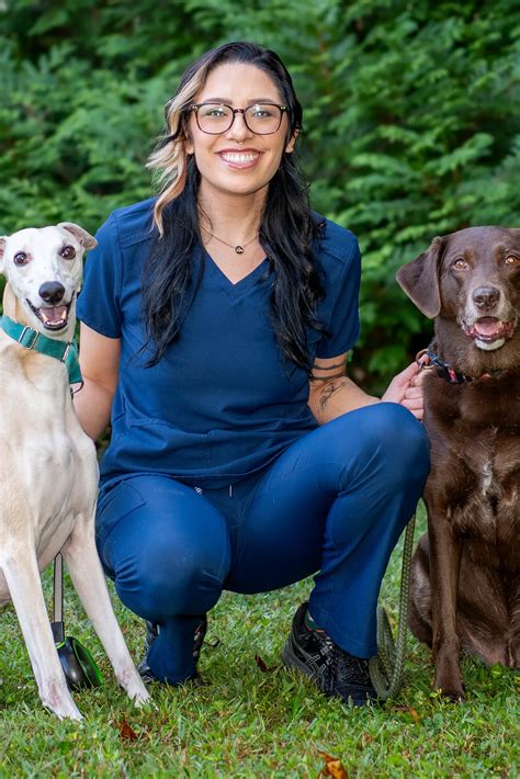 Meet Our Team - Lazy 5 Vets