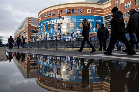 AWS outage threatens ticket access for Lions-Buccaneers Monday night ...