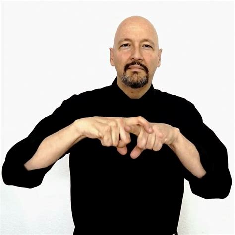 Sign Language Phone 的图像结果