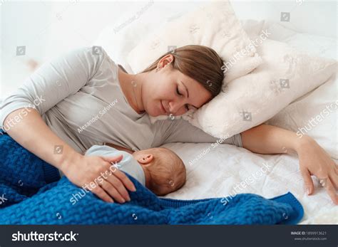 Side Lying Position Breastfeeding