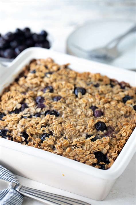 Blueberry Baked Oatmeal - Hungry Hobby
