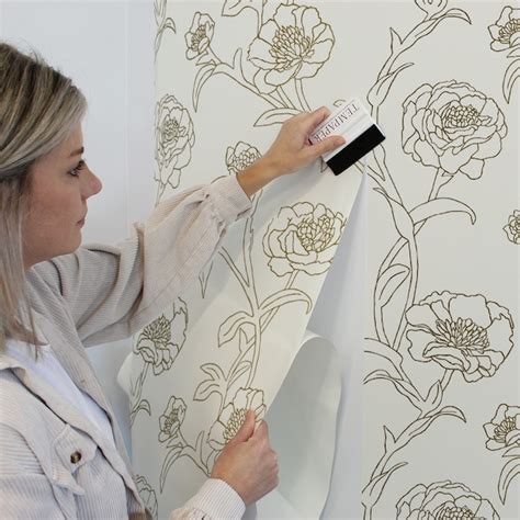Tempaper 28-sq ft Gold Leaf Vinyl Floral Self-adhesive Peel and Stick ...