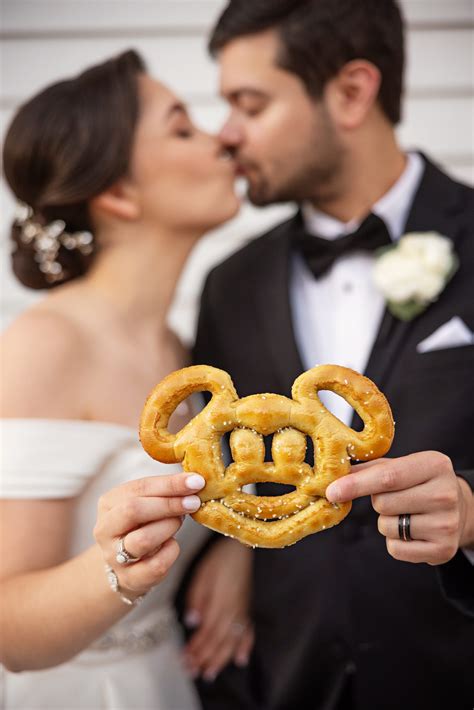 Disney Bride 的图像结果