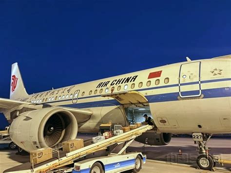 “传递杏运”库尔勒机场瓜果运输2021年再度启航-中国民航网