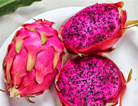 manfaat buah naga merah