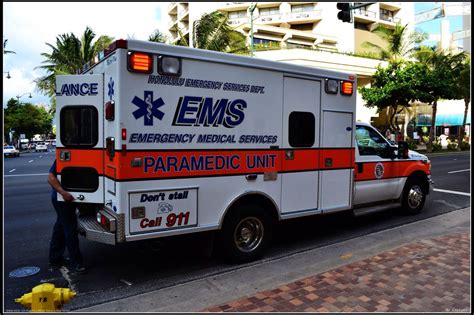 ems在美国是急救车图片
