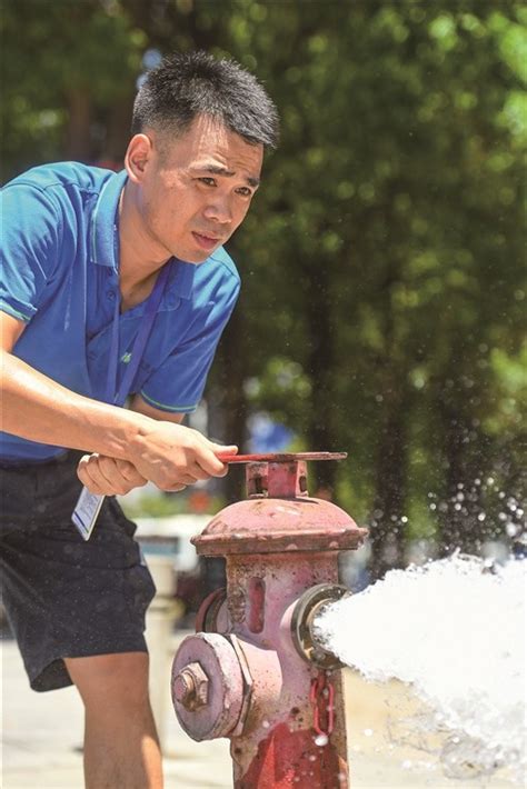 长沙水业集团水思源公司包装饮用水助力“爱心冰柜”公益活动 - 高质量发展 - 新湖南