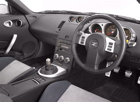 2004 Nissan 350z Interior