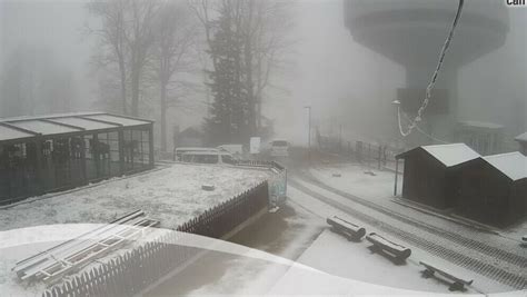 Na Sljemenu pada snijeg, na Zavižanu ga ima 14 centimetara - Dnevnik.in