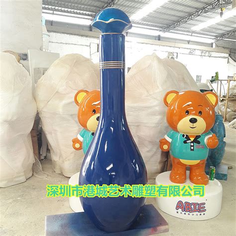 蓝色梦之蓝品牌玻璃钢仿真酒瓶雕塑哪家好_港城雕塑-站酷ZCOOL