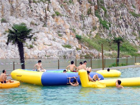 “打卡”山泉水泳池，消暑去～_腾讯新闻