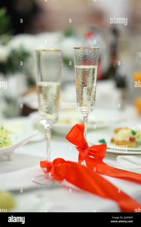 Restaurant Table Setting 的图像结果