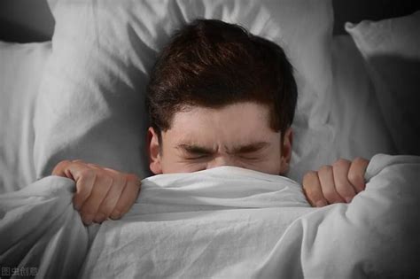 鬼压床是什么原因造成的，睡眠瘫痪(容易出现鬼压床的群体) — 久久经验网