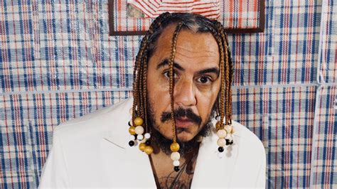 Marcelo D2 anuncia álbum e exposição do Manual Prático do Novo Samba ...