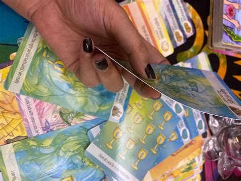 The Crystal Power Tarot: Includes a Full Deck of 78 Specially ...
