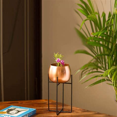 ExclusiveLane The Copper Rounds Table Planters & Pot for Living Room ...