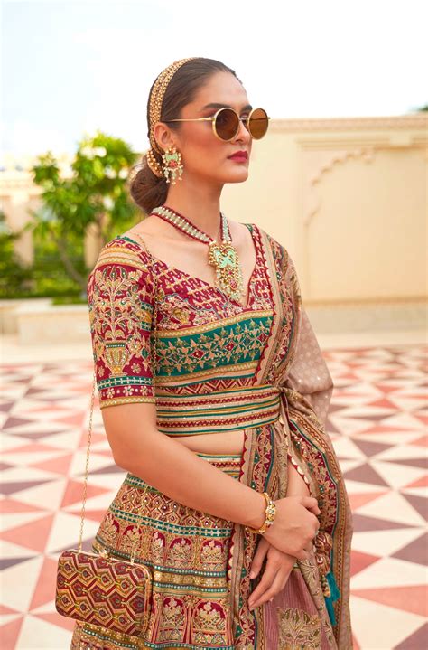 Glamorous Designer Wedding Lehenga Choli with Purse & Belt | Anant Tex ...