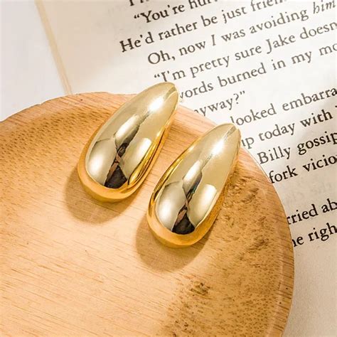 Anti Tarnish Long Eye Drop Earring – BeautyNX.com