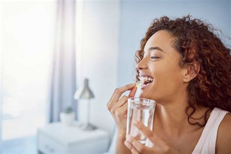 Menopause After Hysterectomy: What to Expect? | Poise® US