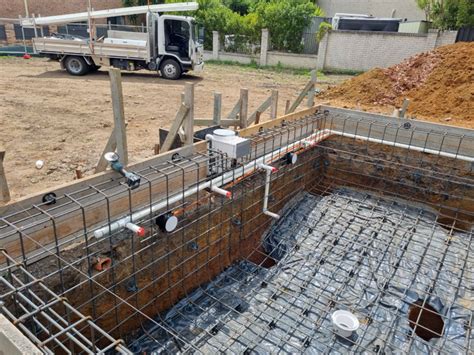 Expensive Pools 的图像结果