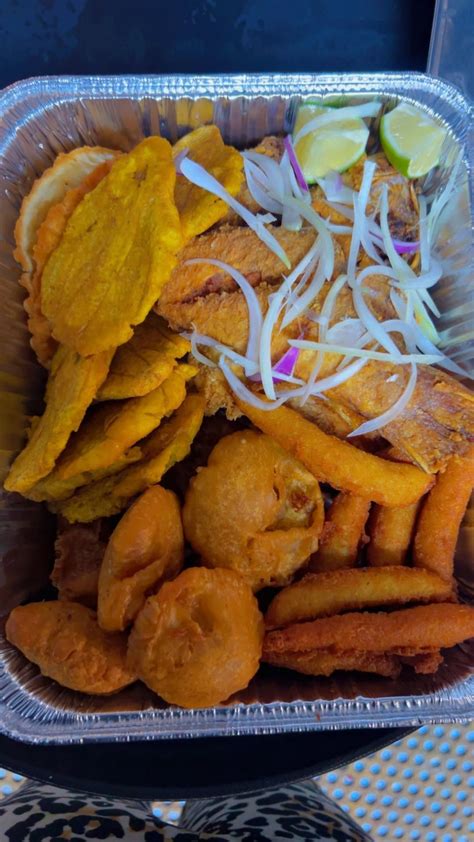 Fritay Night, RestoPam Haitian Restaurant, Middletown, 20 December to ...