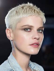 coupe de cheveux femme 2017 court 1001 id 233 es coupe tr 232 s courte femme la tendance qui court coupe de cheveux femme 2017 court 1001 id 233 es coupe tr 232 s courte femme la tendance qui court