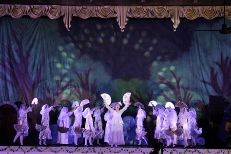 Local Community Student Activity 的图像结果